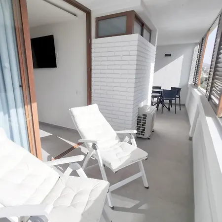 2 Bedroom Close To The In Maspalomas Apartment *