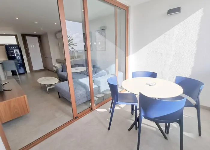 2 Bedroom Close To The In Maspalomas *